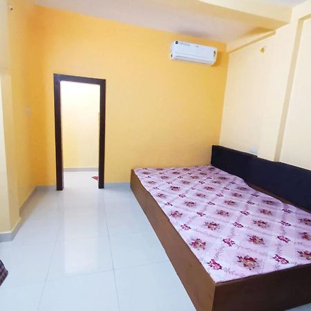 Anand Yatri Grah - Home Stay, Ujjain Buitenkant foto