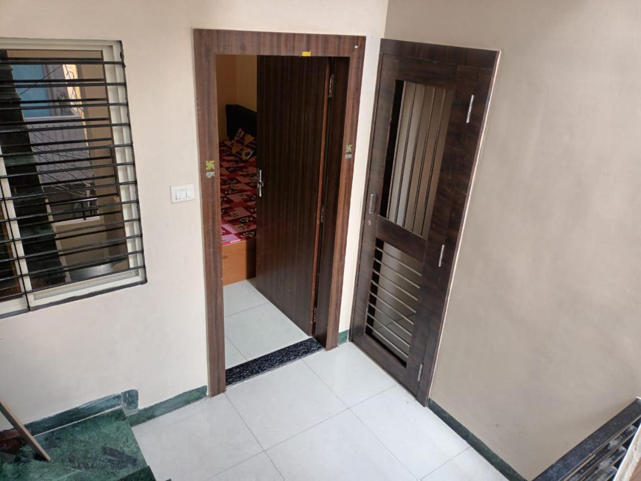 Anand Yatri Grah - Home Stay, Ujjain Buitenkant foto