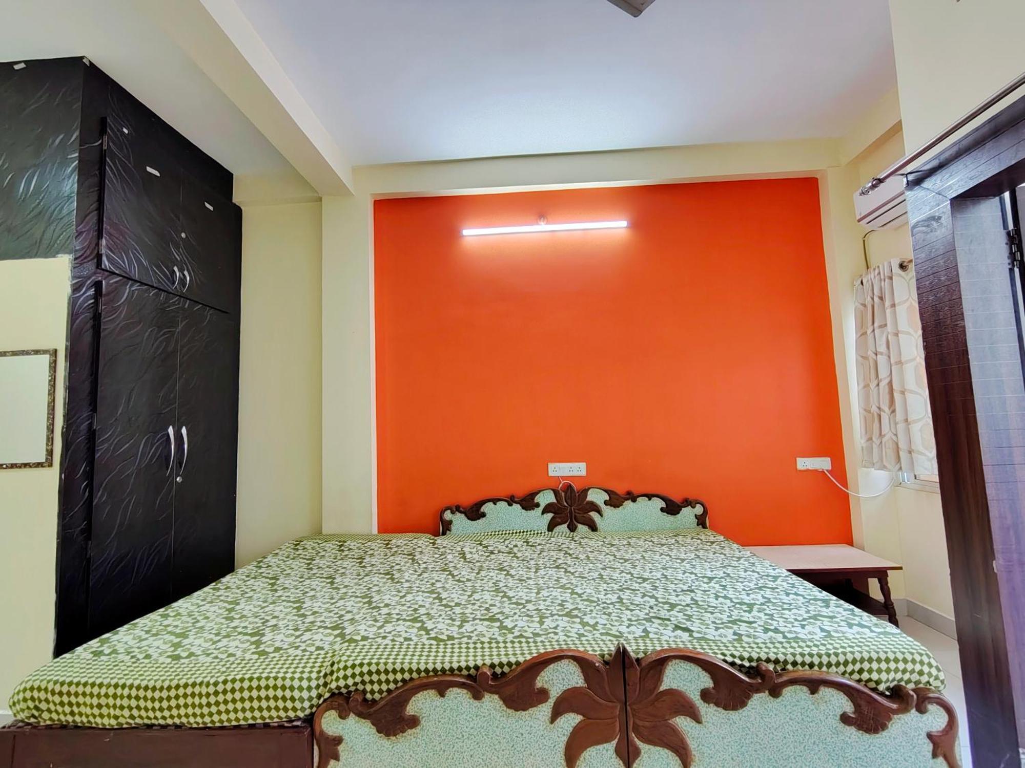 Anand Yatri Grah - Home Stay, Ujjain Buitenkant foto