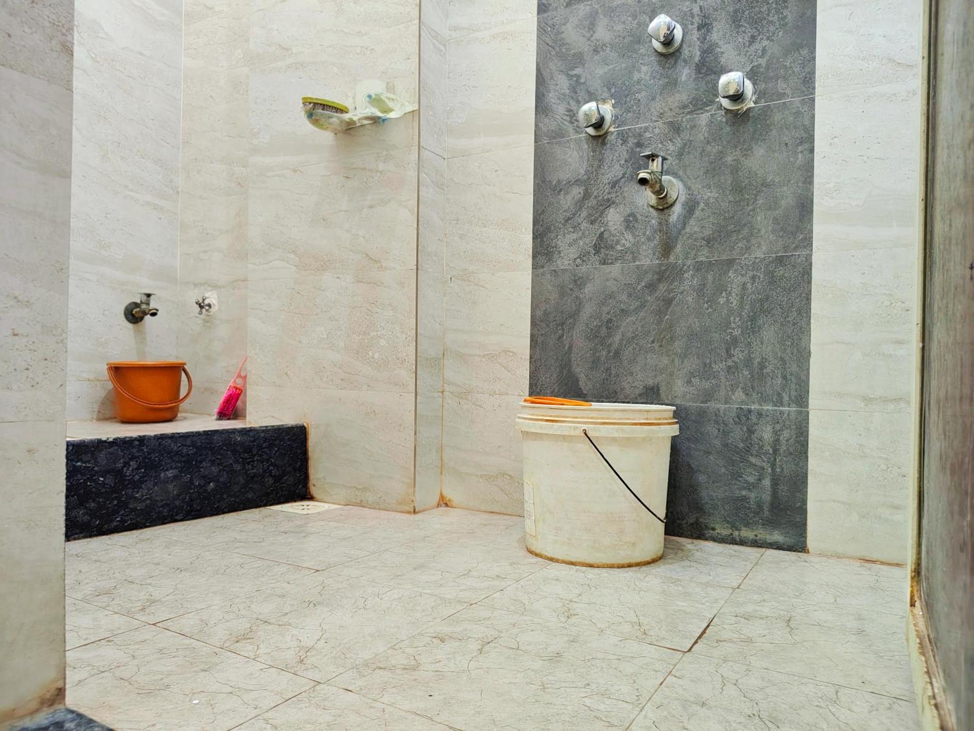 Anand Yatri Grah - Home Stay, Ujjain Buitenkant foto