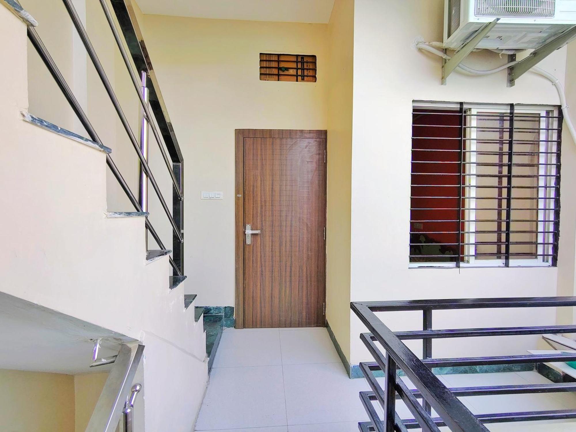 Anand Yatri Grah - Home Stay, Ujjain Buitenkant foto