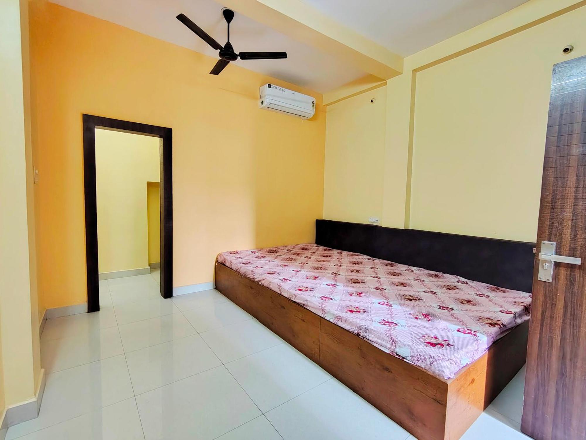 Anand Yatri Grah - Home Stay, Ujjain Buitenkant foto